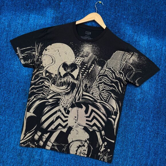 Venom The Symbiote Horror Cityscape Marvel Spiderverse Tee M - Picture 3 of 5